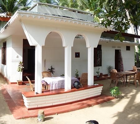 Little White House Hotel Trincomalee Kültér fotó