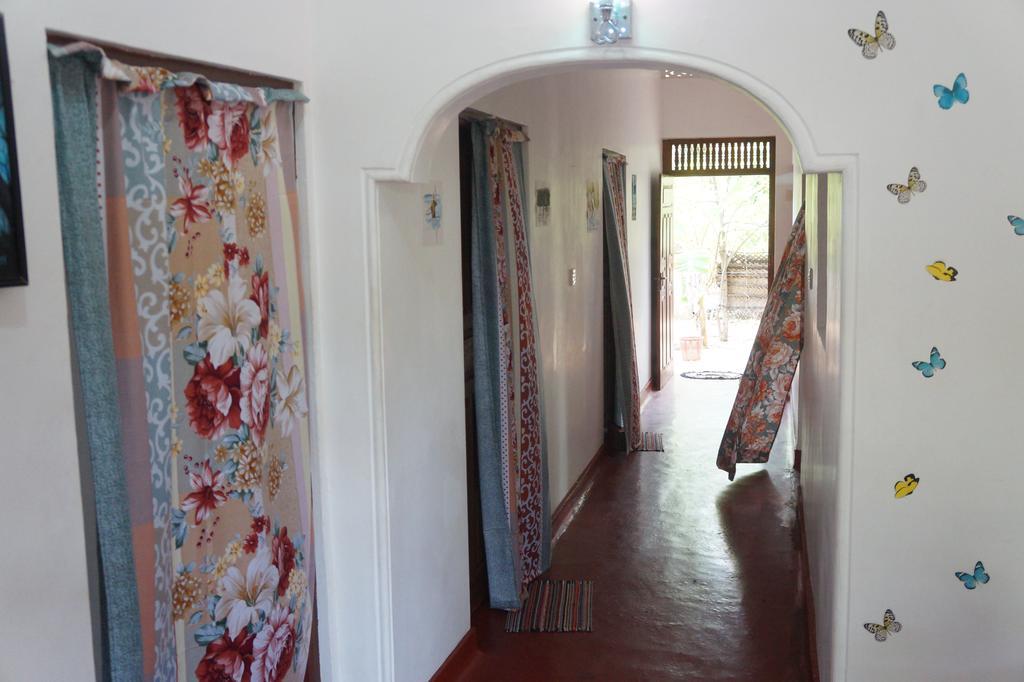 Little White House Hotel Trincomalee Kültér fotó