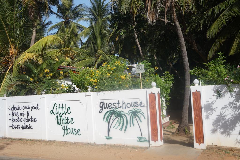 Little White House Hotel Trincomalee Kültér fotó