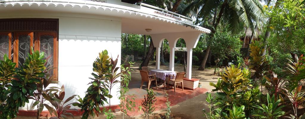 Little White House Hotel Trincomalee Kültér fotó