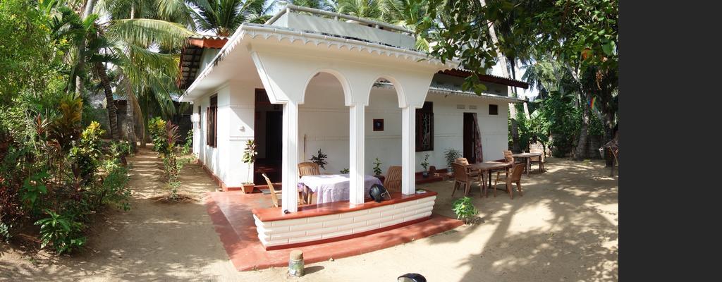 Little White House Hotel Trincomalee Kültér fotó