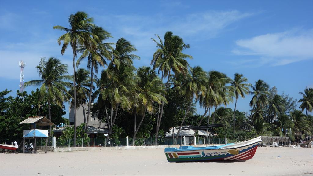 Little White House Hotel Trincomalee Kültér fotó