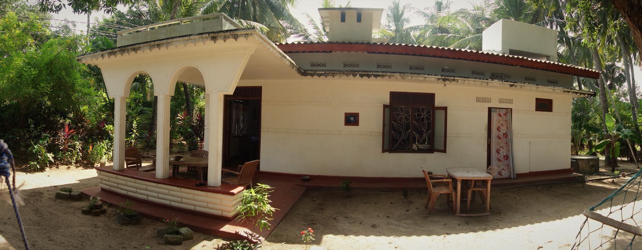 Little White House Hotel Trincomalee Kültér fotó